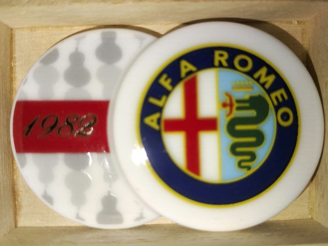 アルファロメオ　オリジナル歴代エンブレム入り美濃焼箸置きセット 9種類