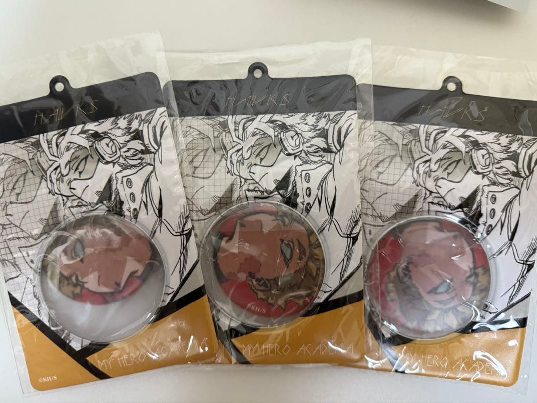 ヒロアカ　ホークス　缶バッジ＆特製ホルター