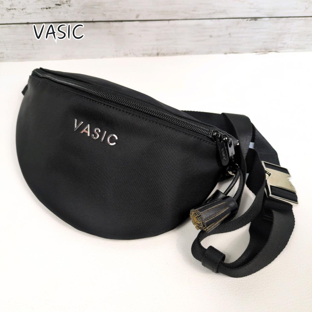 美品 VASIC ヴァジック DAY-TO FANNY PACK ボディーバッグ