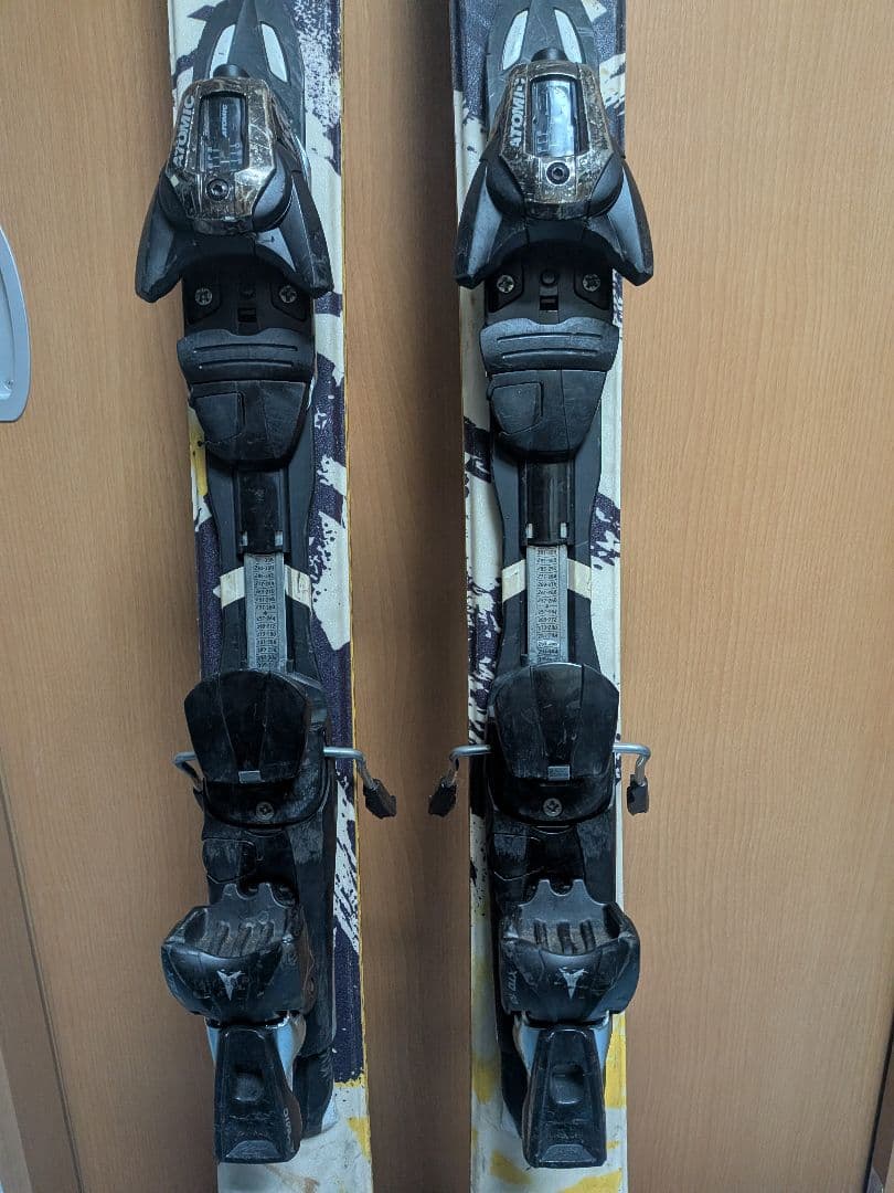 スキー ATOMIC VANTAGE V8 RIVAL 165cm R15m