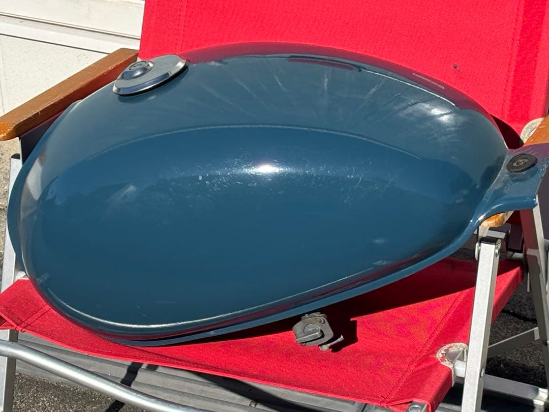 ダークブルー金属タンク 手動バルブ付き