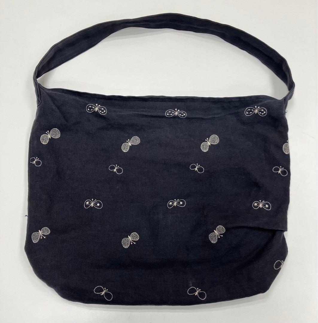 しゅみ　ミナペルホネン　ちょうちょ　ボディバッグ