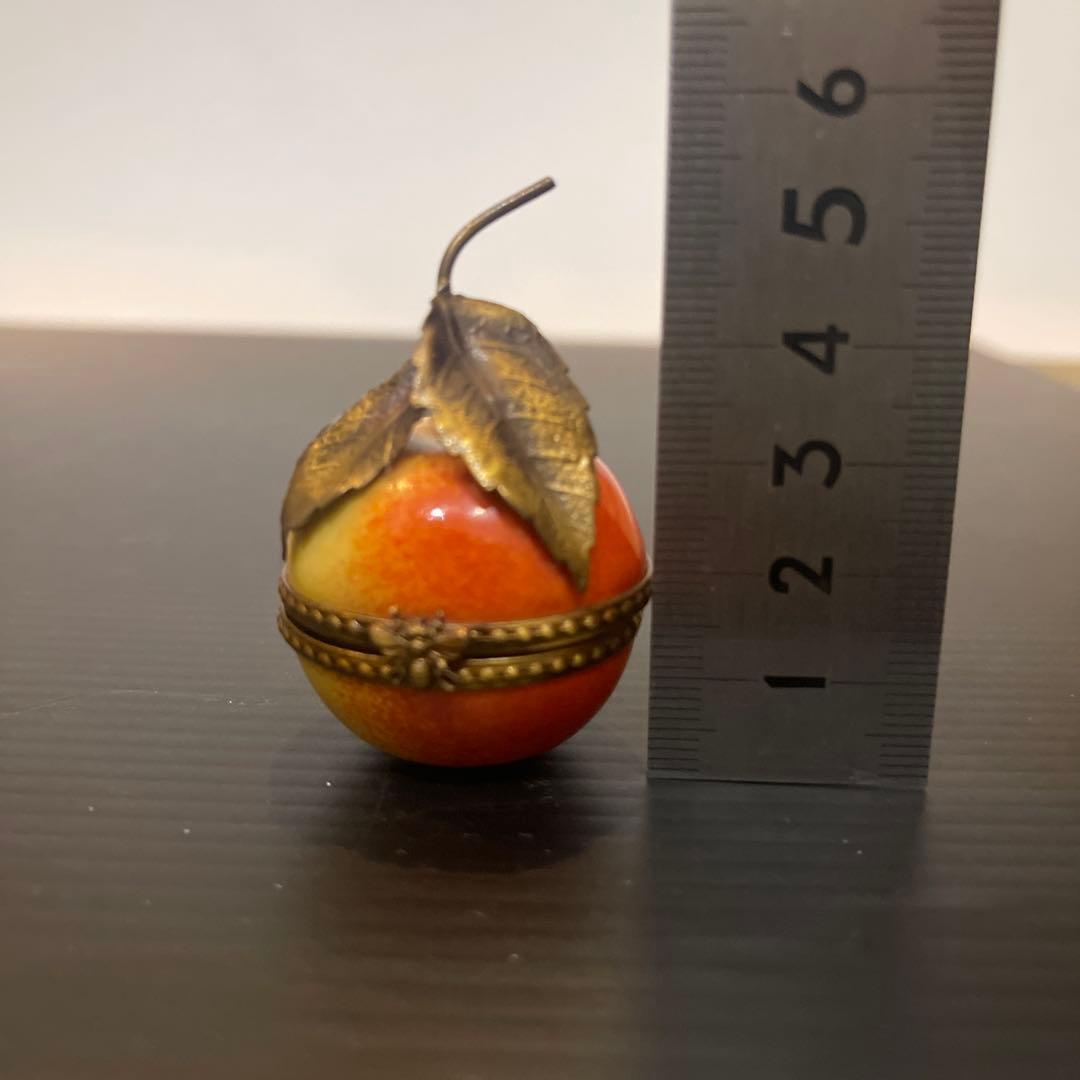 フランス　リモージュ　ピルケース 手描きDubarry ヴィンテー