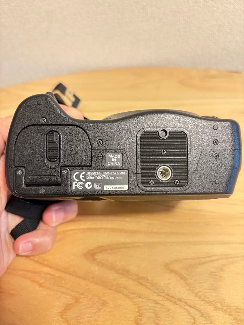 OLYMPUS E-300 デジタル一眼レフカメラ 本体