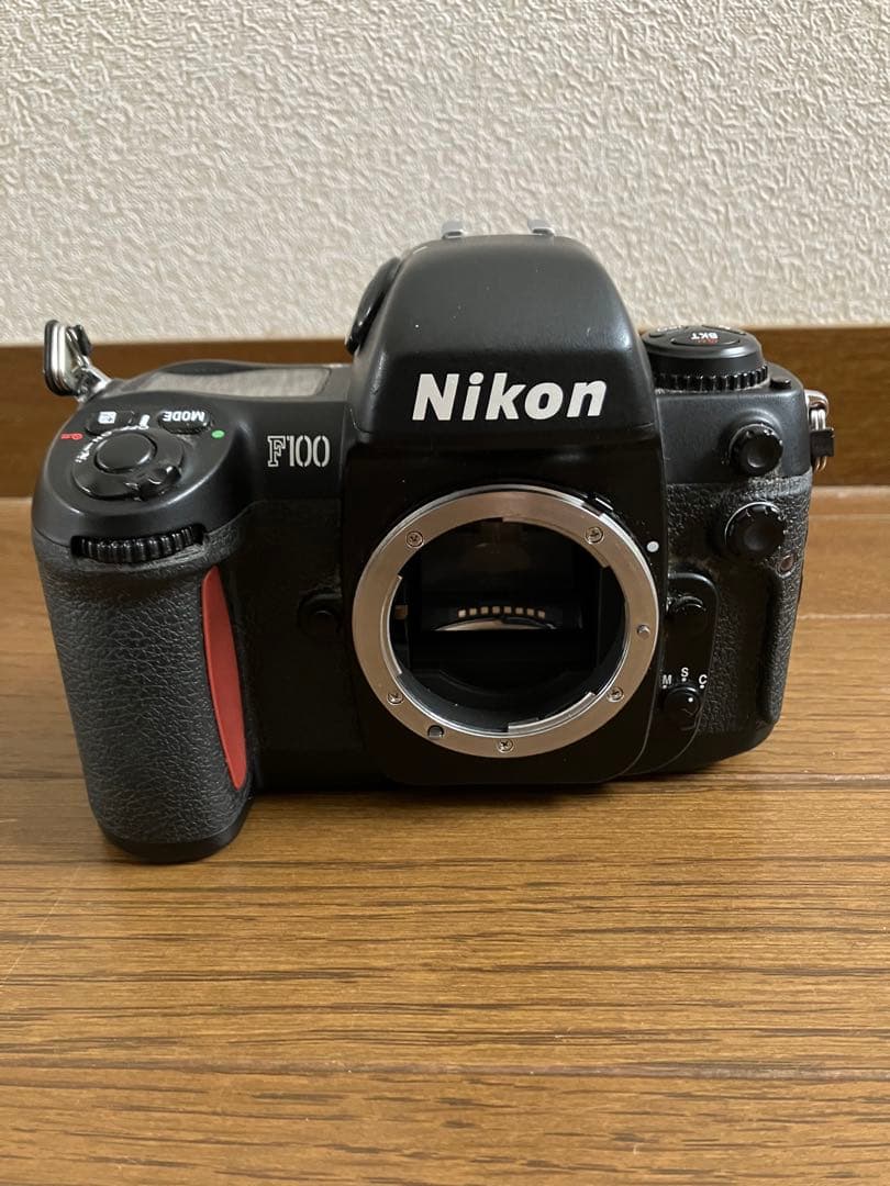 Nikon F100 一眼レフカメラ 35mmフィルム