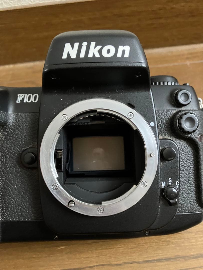 Nikon F100 一眼レフカメラ 35mmフィルム