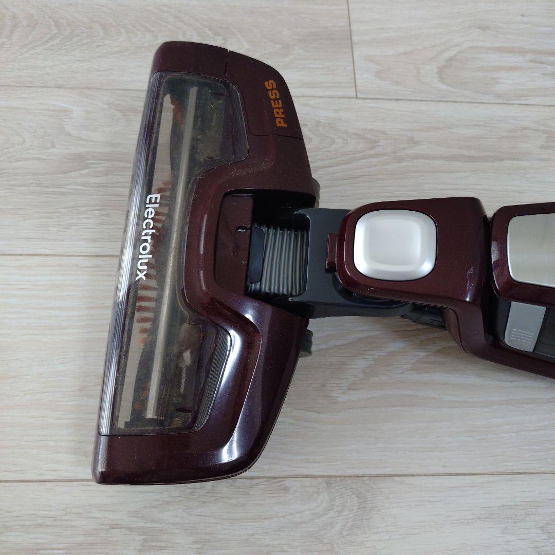 Electrolux スティッククリーナー 充電式 ダークレッド