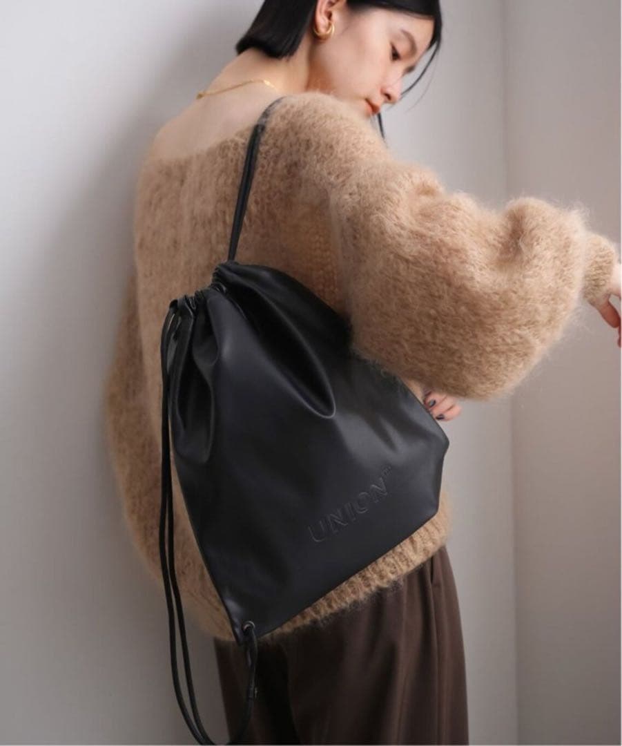 バッグ Union Magazine backpack M's Black Swan