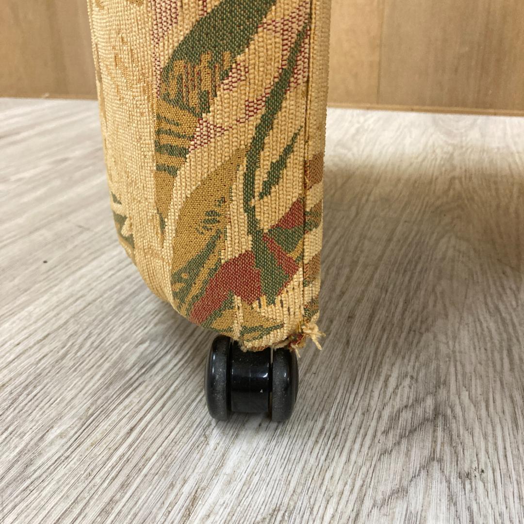 フクラ　ラウンジチェア　ソファ　椅子　アームチェア　キャスター付き　A