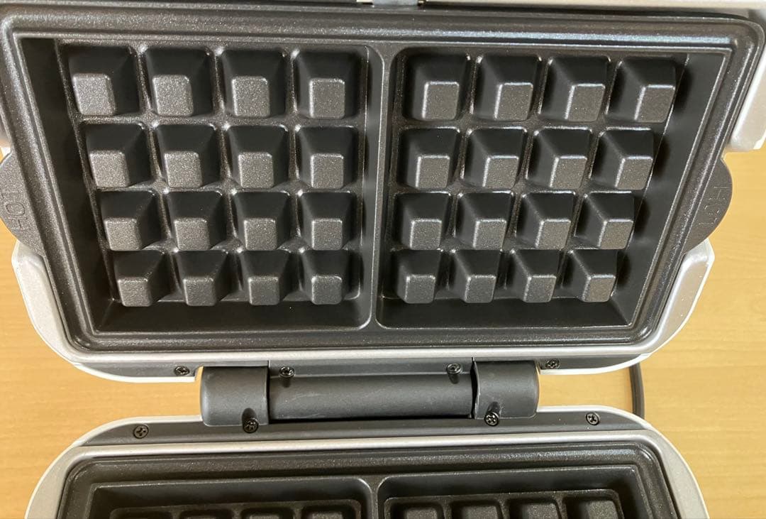 【新品】Vitantonio ワッフル ホットサンドメーカ　プレート3種類付き。