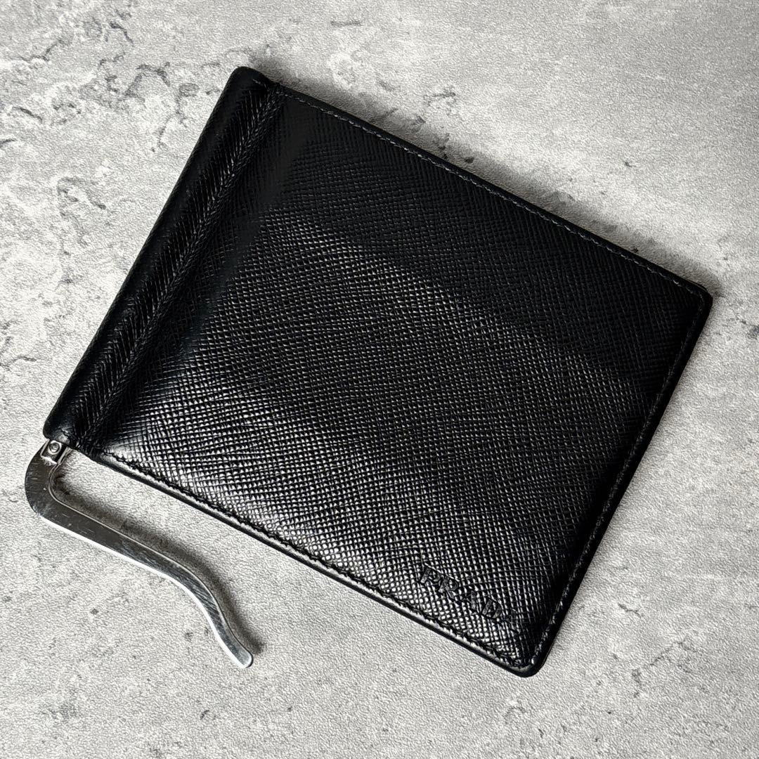 ✨極美品✨ PRADA マネークリップ ロゴ型押し サフィアーノレザー ブラック