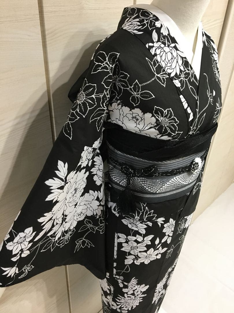 小粋【浴衣2点セット】新品❗️牡丹・菊　黒色