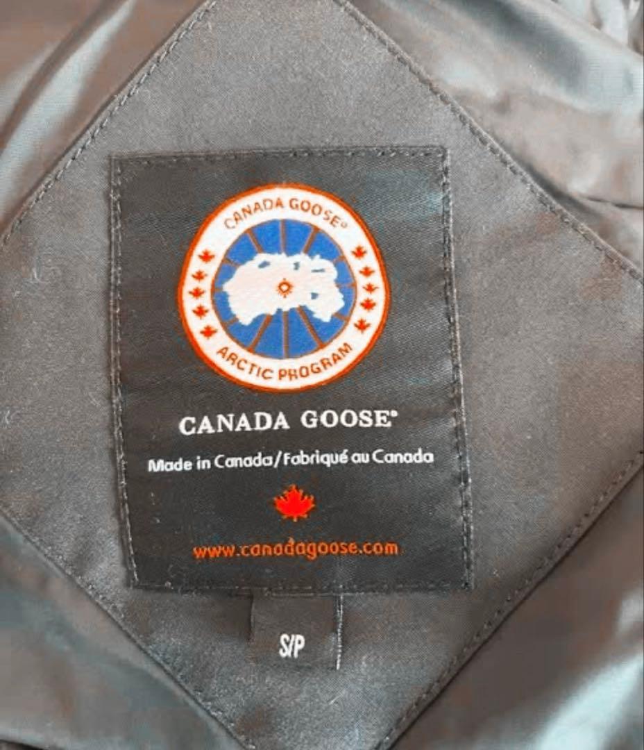 カナダグース ダウンジャケット S サイズ