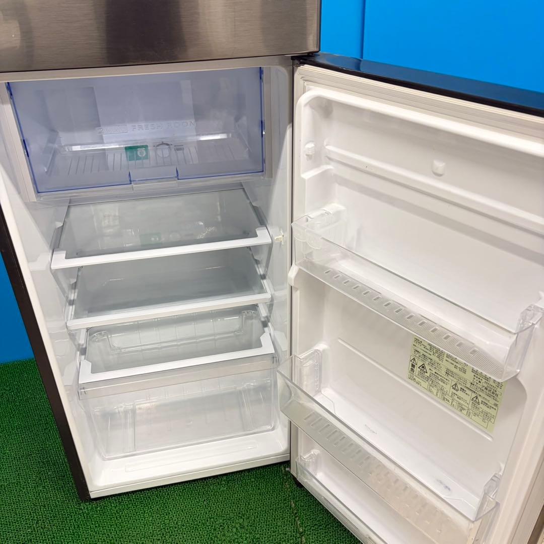 683 大きめサイズ　同棲向け　冷蔵庫　小型　大型　200L強 美品　半年保証付
