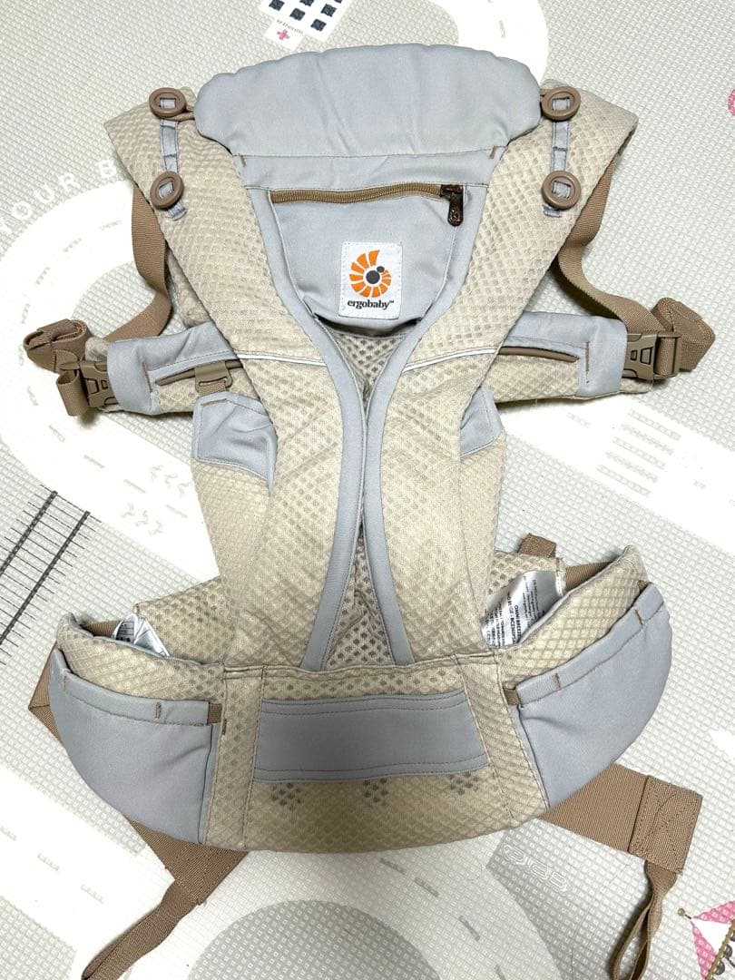 【美品】ergobaby エルゴベビー omni breeze サンドベージュ