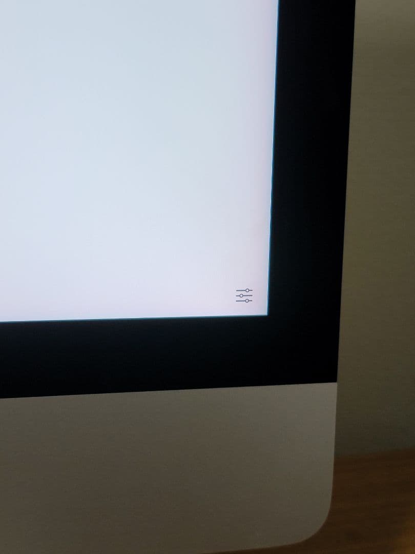 上位モデルiMac Retina 4K 21.5インチ i7/32GB/512