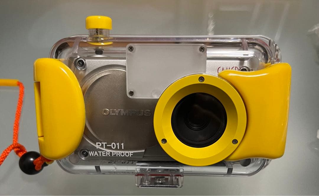 CAMEDIA C-2 ZoomとプロテクターPT-011