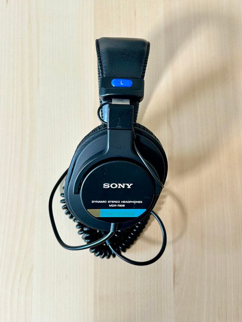 SONY MDR-7506 モニターヘッドホン　密閉型