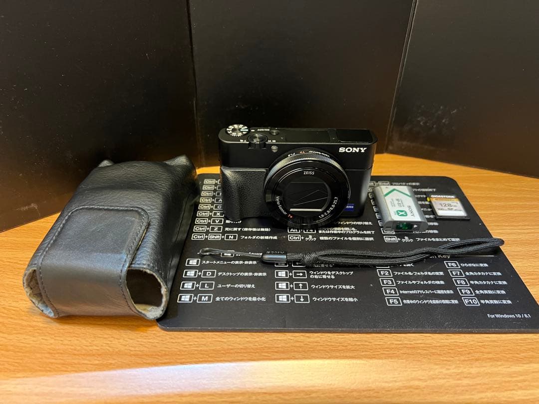 SONY cyber-shot dsc-rx100M5&三脚