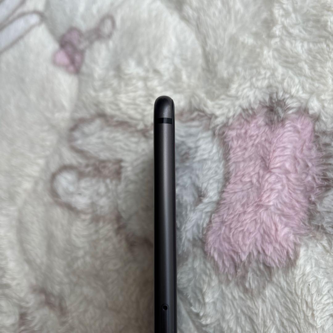 iPhone 8 スペースグレイ