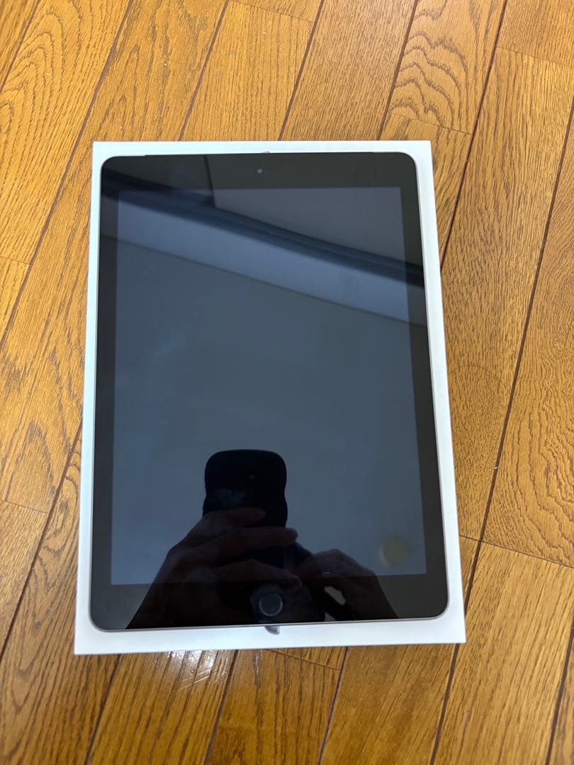 た*様 Apple iPad 第5世代32GB SIMフリーバテッリ容量95%