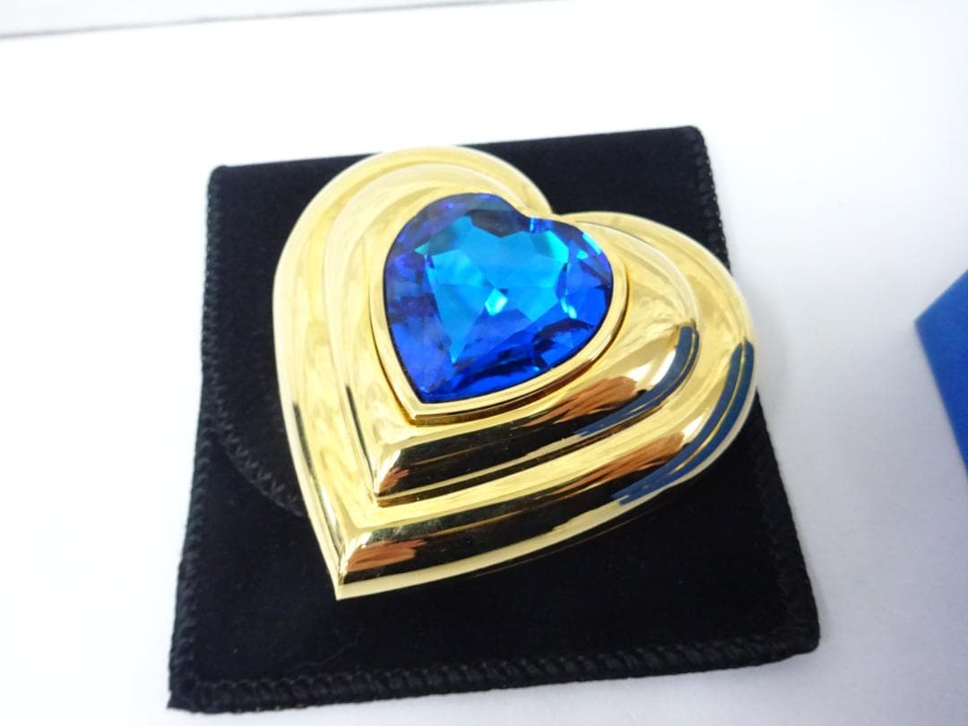 未使用☆ 一部ダメージ イヴサンローラン シルキーフィニッシュ プレストパウダー