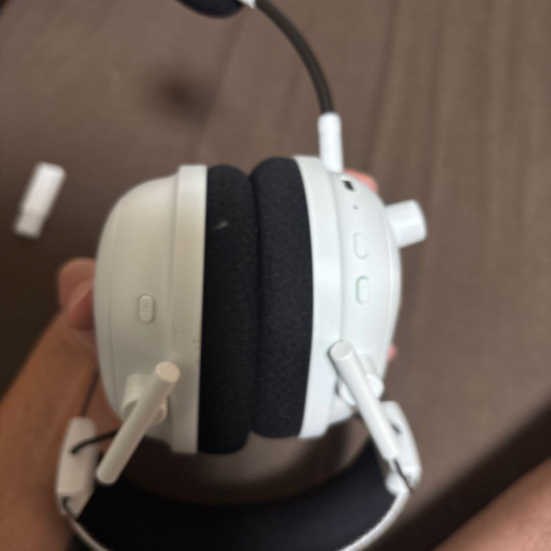 ヘッドホン Razer BLACKSHARK V2 PRO WHITE EDITION