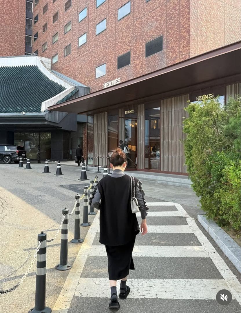 YONFAフラッシータートルニット　美品