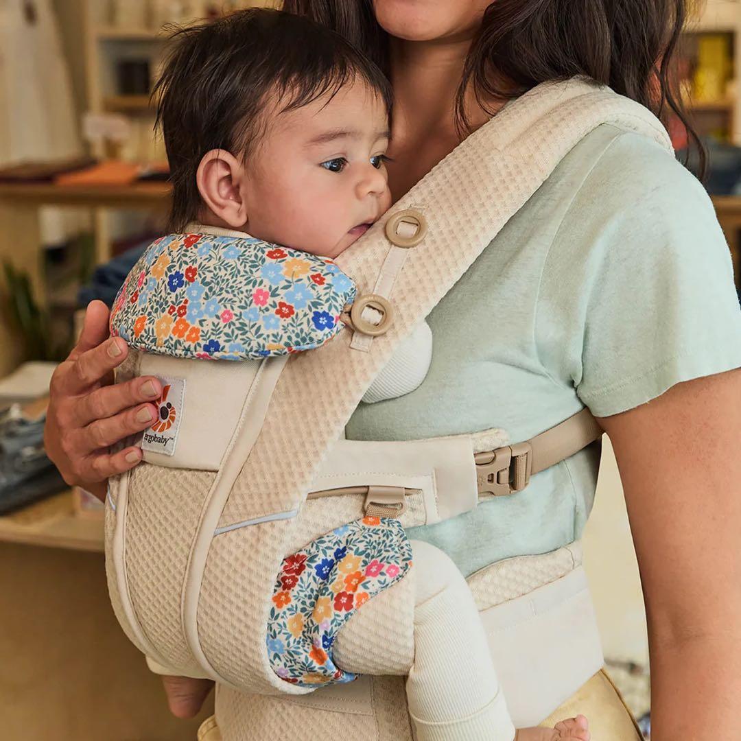 【新品未開封】エルゴベビー　OMNI Breeze / ワイルドフラワーベージュ