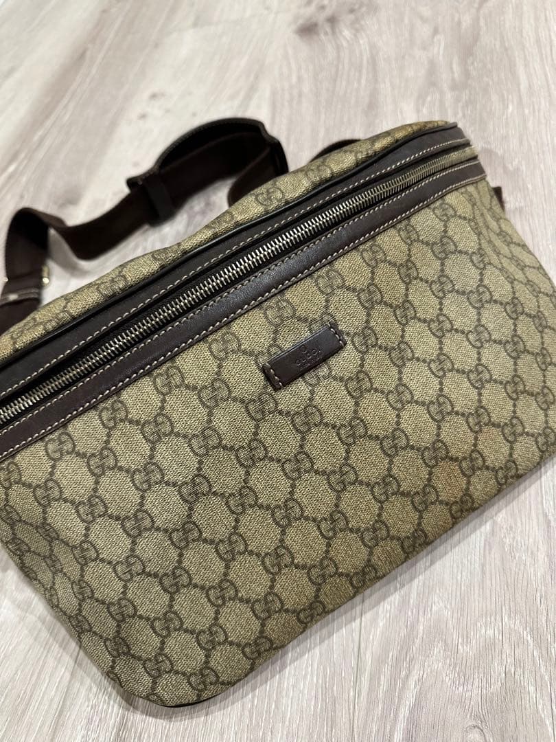 GUCCI グッチ GG ボディバック