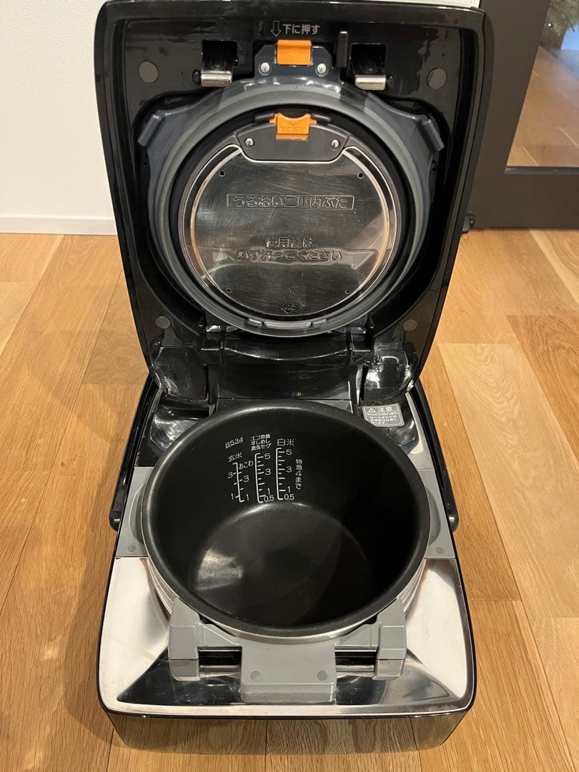 にこる象印の家庭用圧力IH炊飯ジャー 「炎舞炊き」NW-KA10型