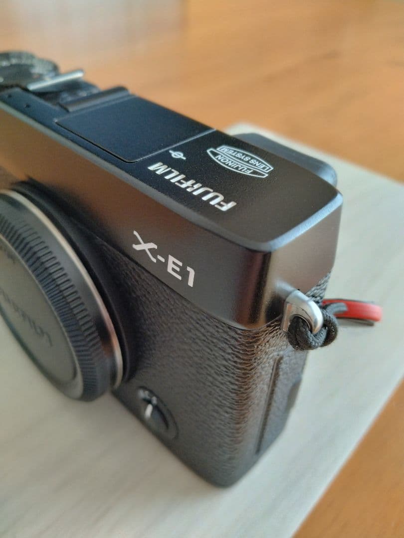 美品FUJIFILM X-E1 ミラーレス 一眼レフカメラ 動作確認済み