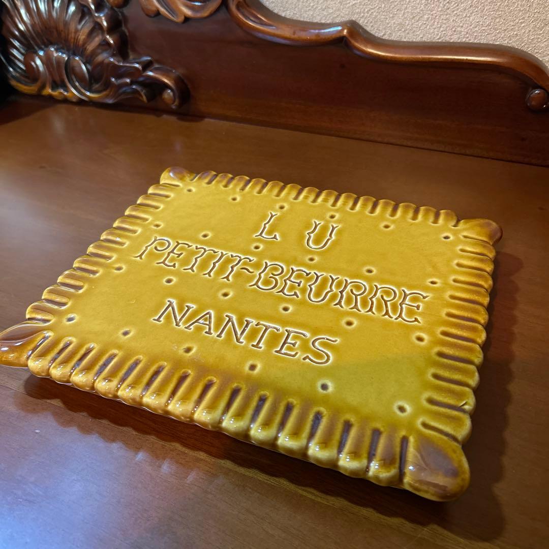 大幅お値下げ、LU PETIT-BEURRE ビスケット陶器プレート、美品！