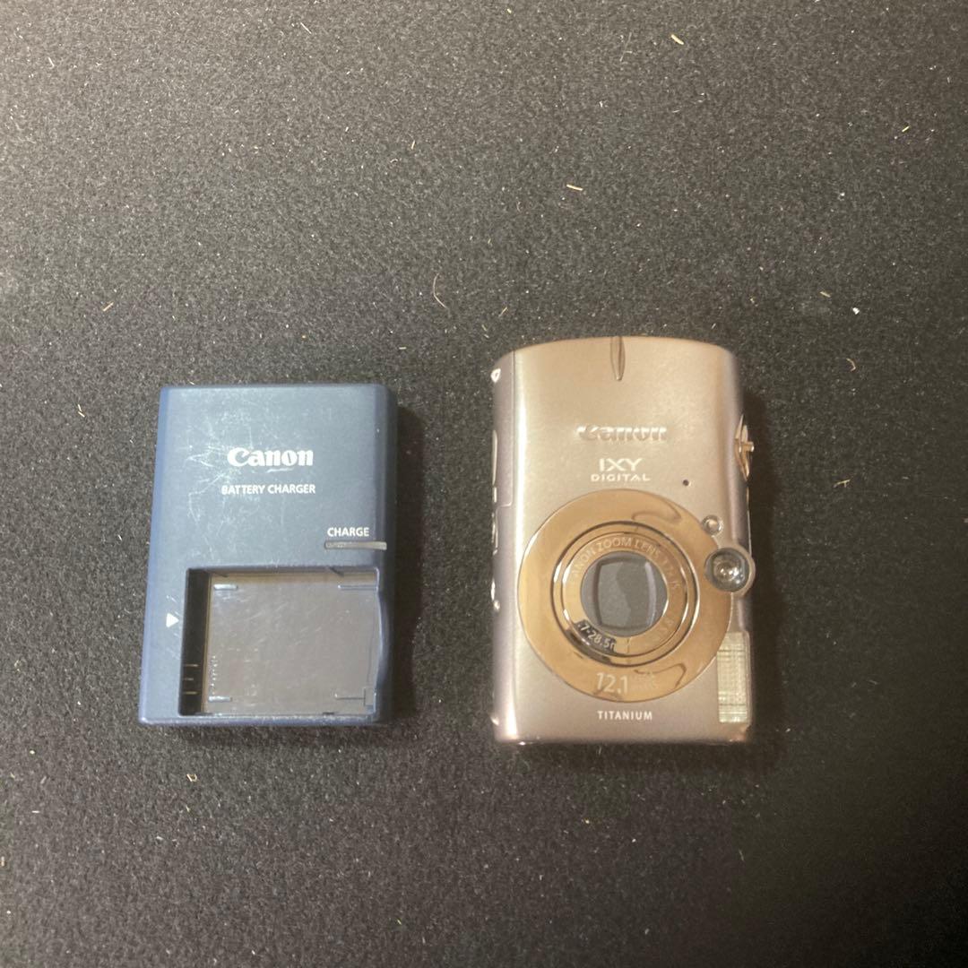 Canon IXY デジタルカメラ チタン　　　やや難あり