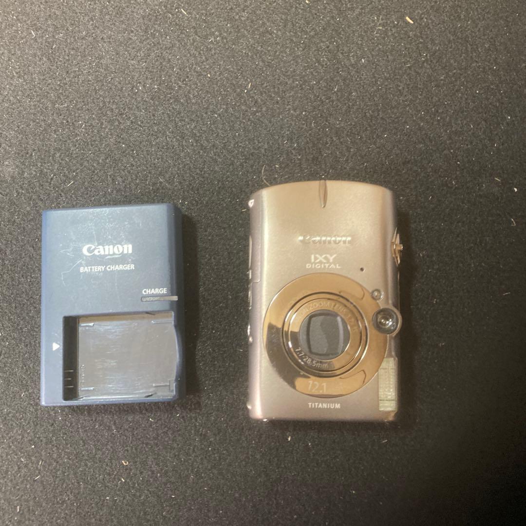 Canon IXY デジタルカメラ チタン　　　やや難あり