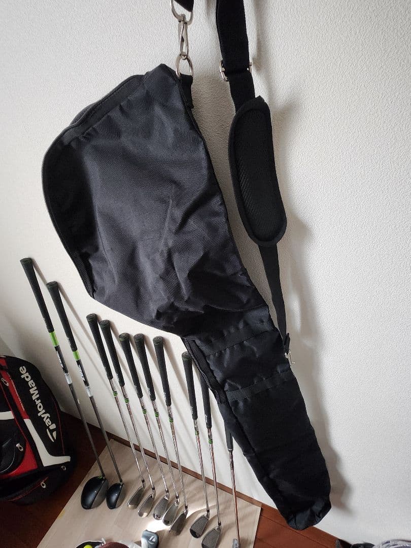 TaylorMade ゴルフクラブセット　練習用バッグ他初心者向けゴルフ用品付