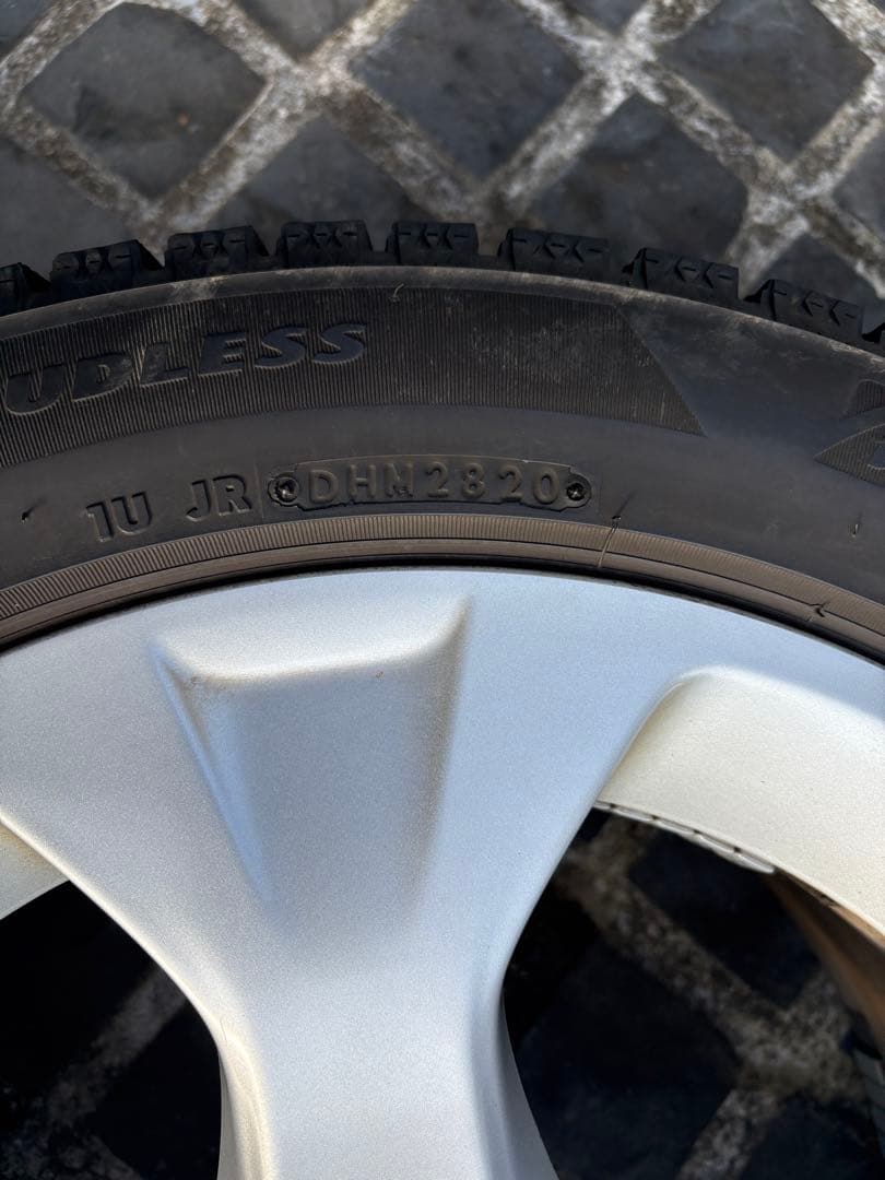  X1e84vl18スタッドレス BRIDGESTONE225/50R17