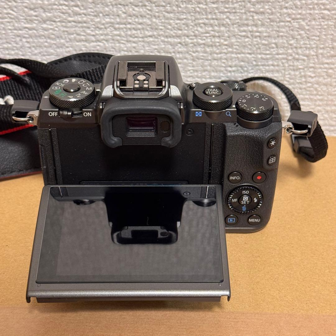 美品　Canon EOS M5 + EF-M22mm F2 STM セット