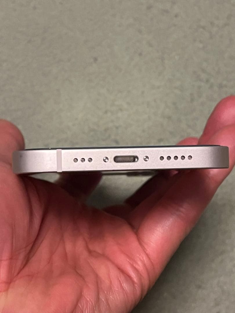 ほぼ美品 iPhone 12 64G SIMロック解除済