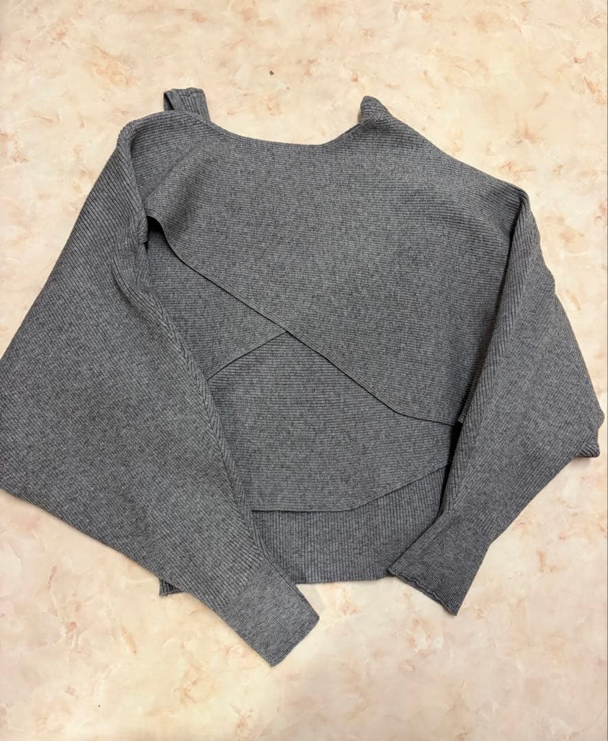 フレアスカートとアシンメトリーニットセット