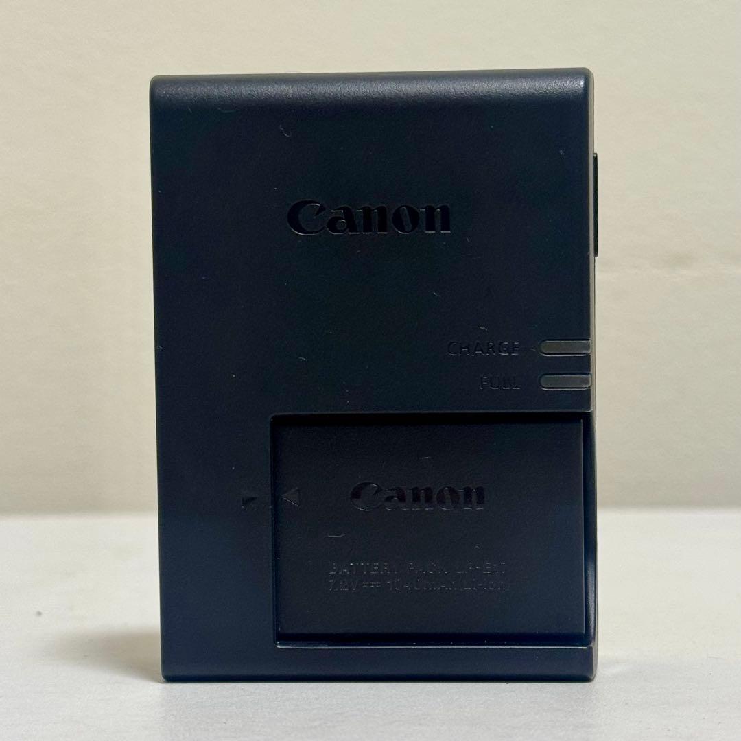 デジタル一眼レフカメラ Canon EOS 9000D ダブルズームレンズキット