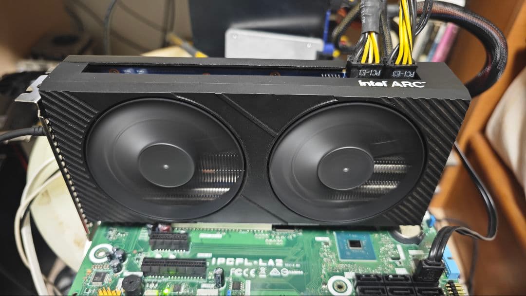 Intel ARC A750 8gb グラフィックボード