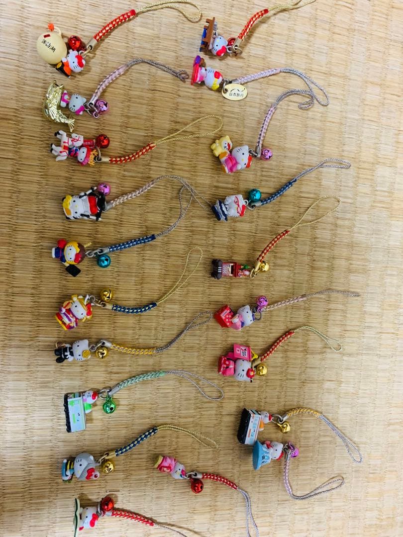 9/28迄　ご当地 キティちゃん ストラップ 20個