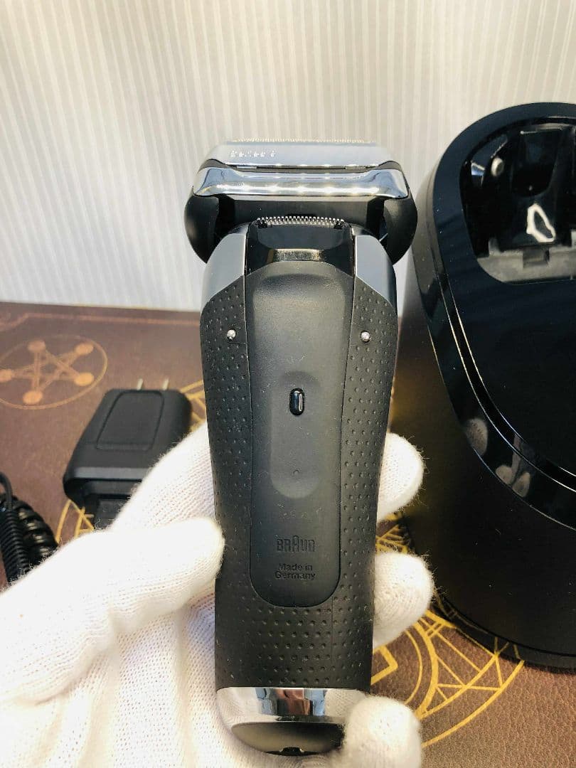 【美品】BRAUN S9 メンズ電気シェーバー ブラウンシェーバー