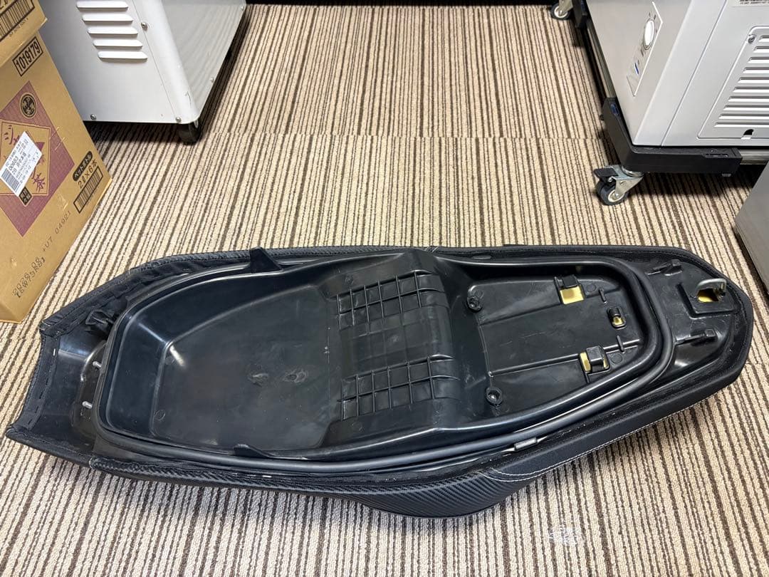 PCX ローダウンシート　ノイワットダン　JK05 JF81