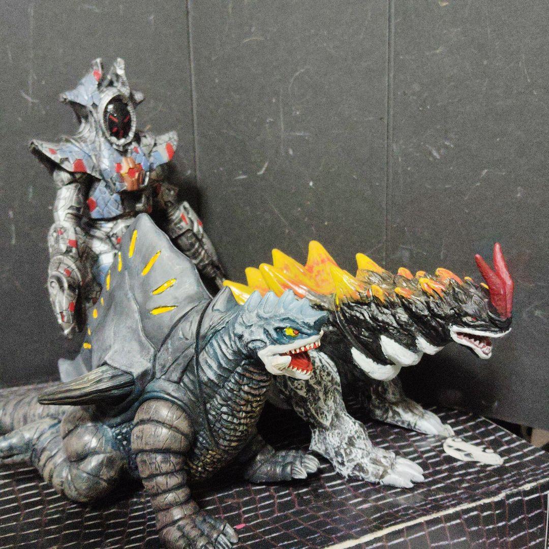 シャーク尊ウルトラ怪獣旧型ソフビガグマβ.ゾンネル.デスフェイサー