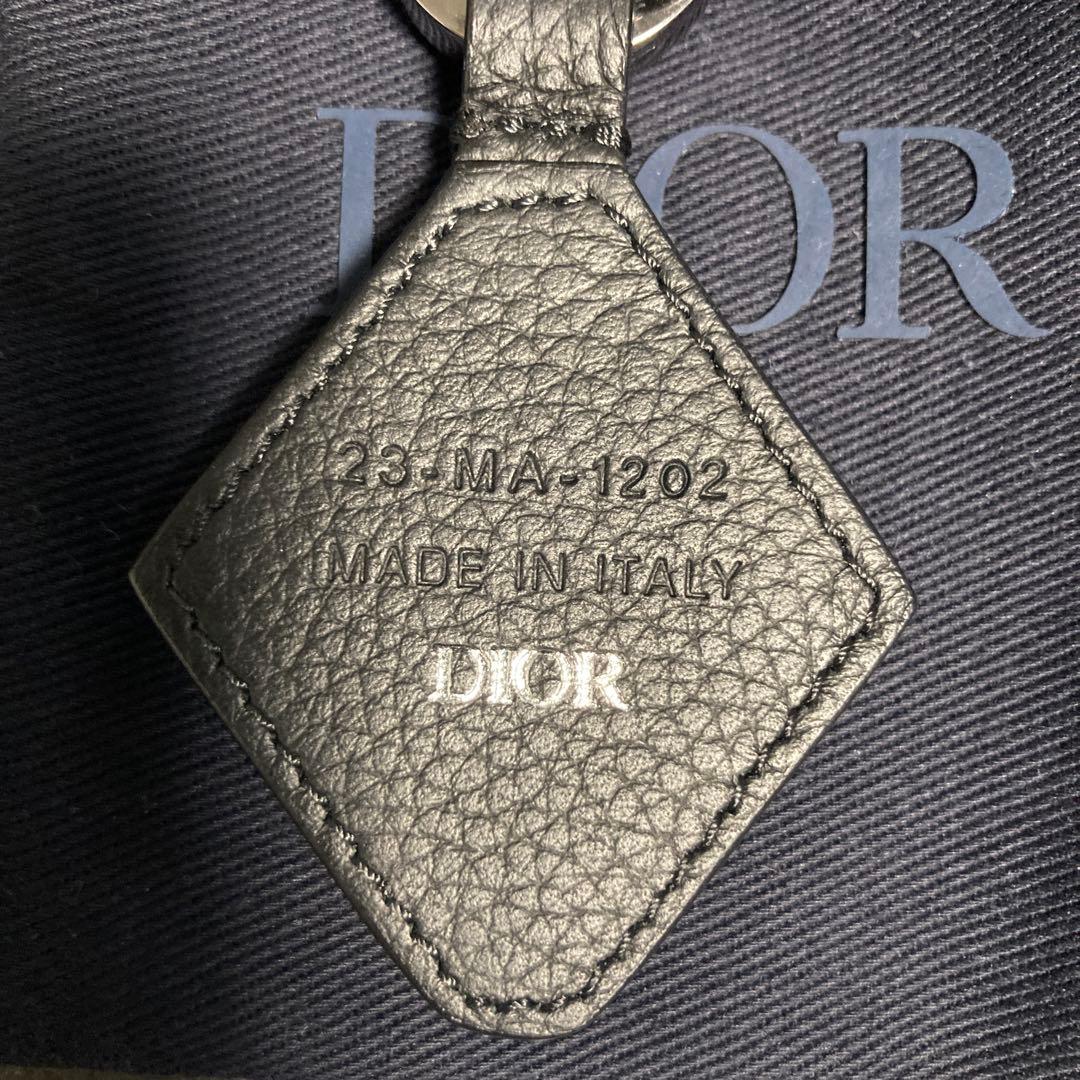 Dior ダイヤモンド型キーホルダー