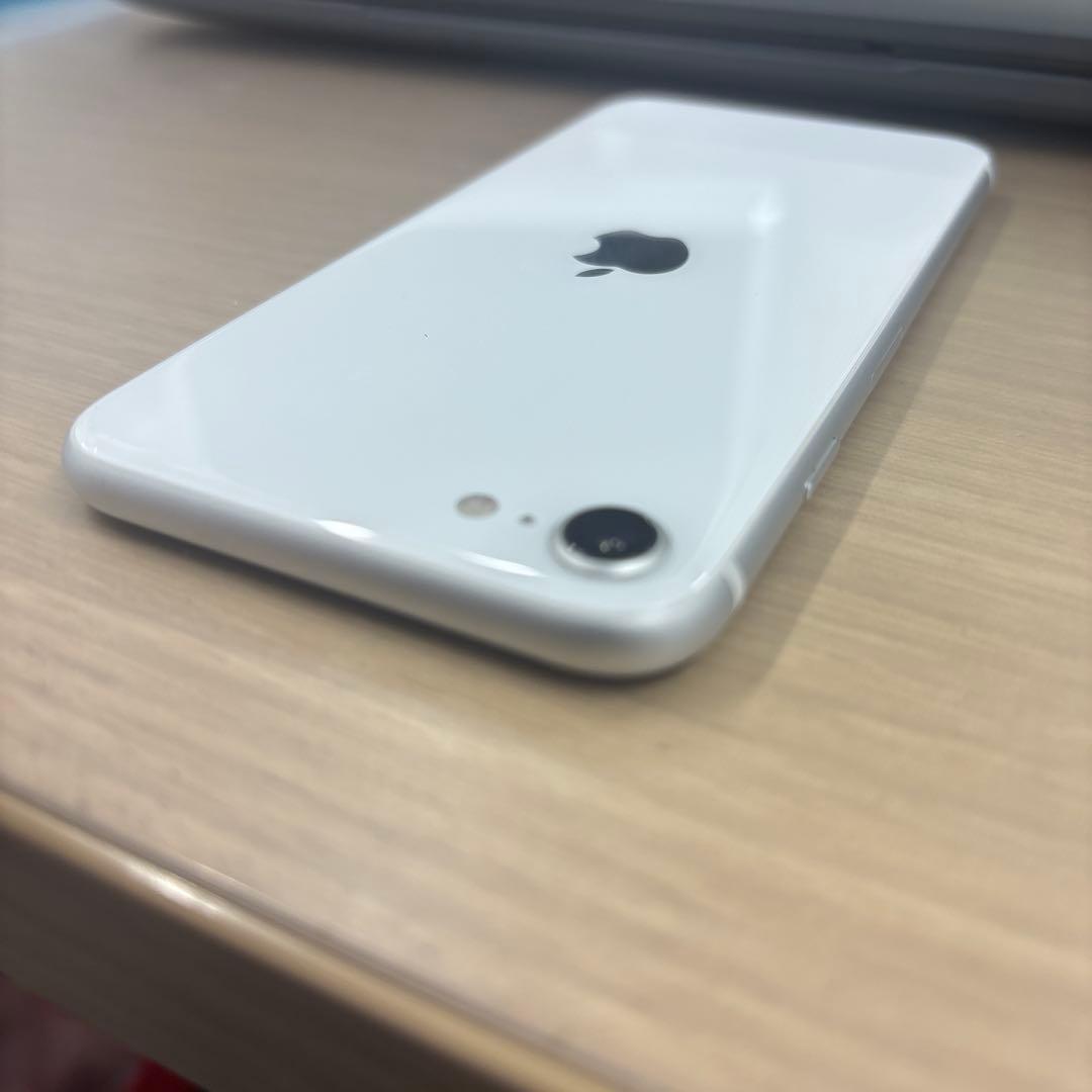 Apple iPhone SE2 第2世代　ホワイト　128GB