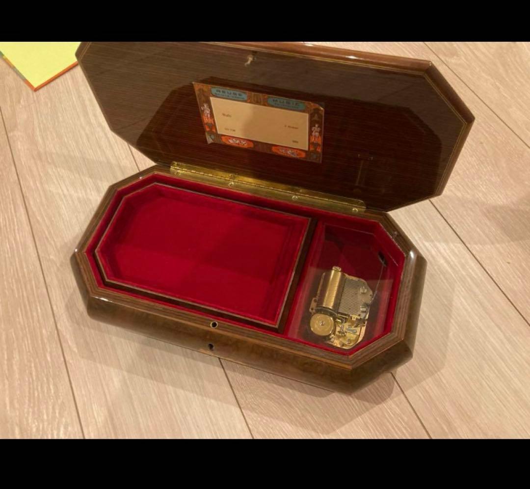 スイス　(リュージュ) ルージュ社 36弁 オルゴール 宝石箱