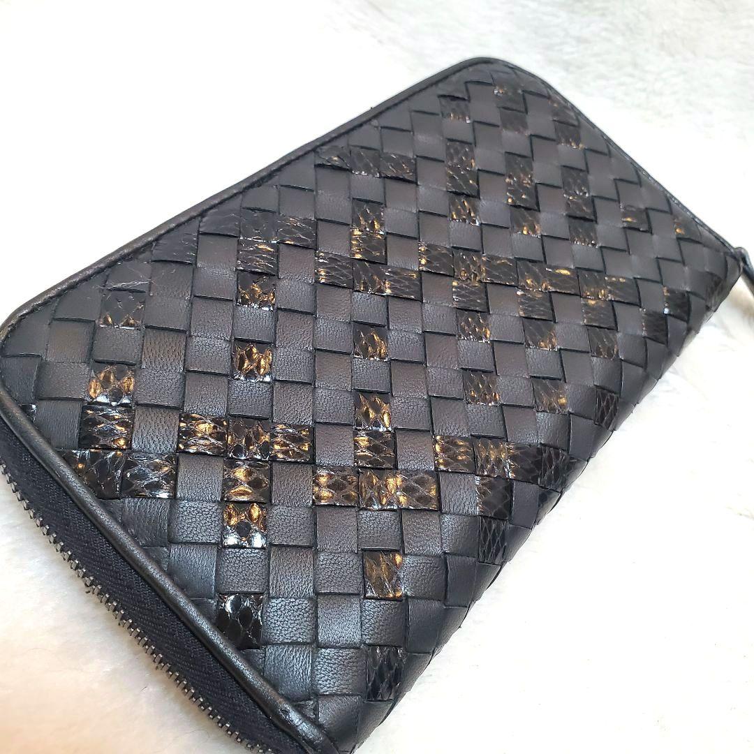美品 ボッテガヴェネタ イントレチャートパイソン　カーフ　ラウンド　長財布